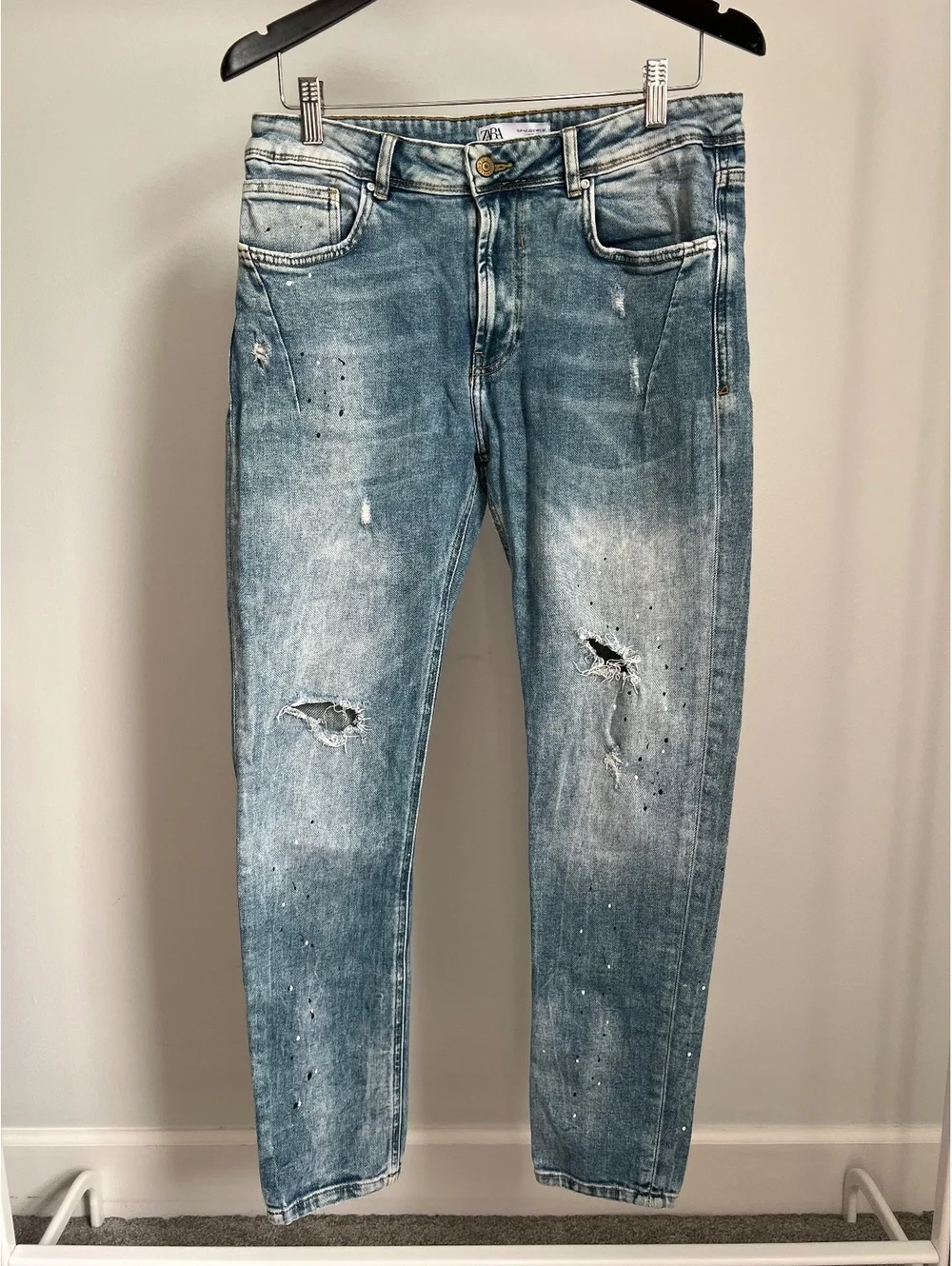 Zara Men’s Distressed Paint Splatter Jeans Size 32 Light Wash Slim Straight